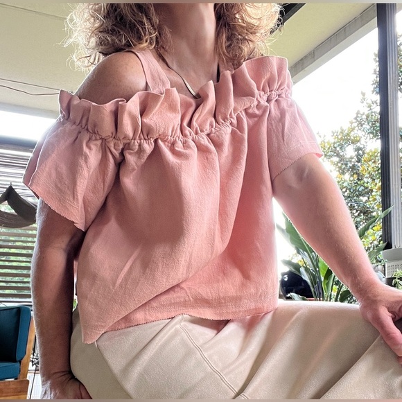 SAYLOR Muted pink 💯 Linen ruffle off shoulder top size S - Picture 1 of 13